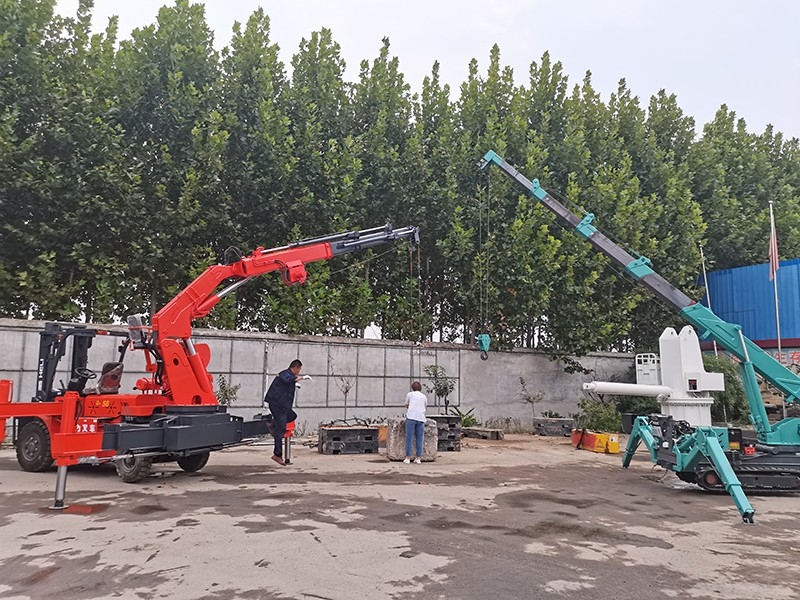 蜘蛛吊車租賃價(jià)格是多少?購買一臺(tái)履帶式起重機(jī)多少錢？